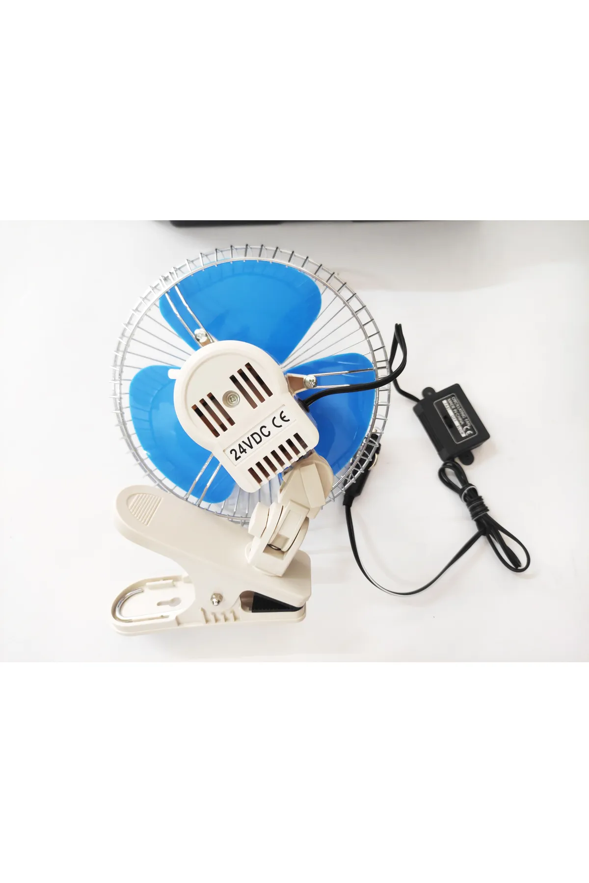 Oto Vantilatör 24 Volt 8 Inç Mandallı Çakmaklık Girişli 6400401
