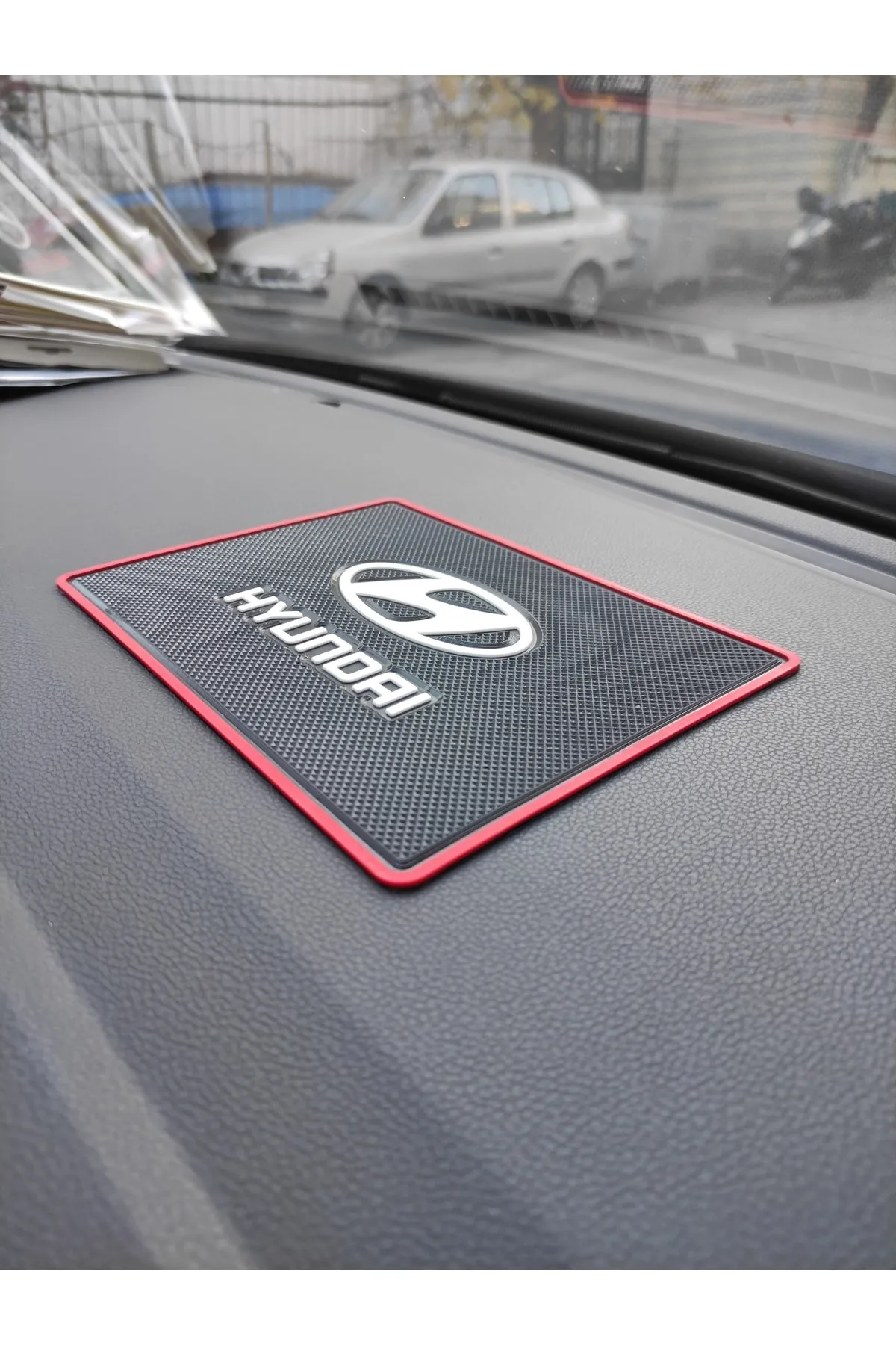 Hyundai%20Kaymaz%20Torpido%20Pedi%20-%20Hyundai%20Kaydırmaz%20Ped%20-%20Hyundai%20Ped