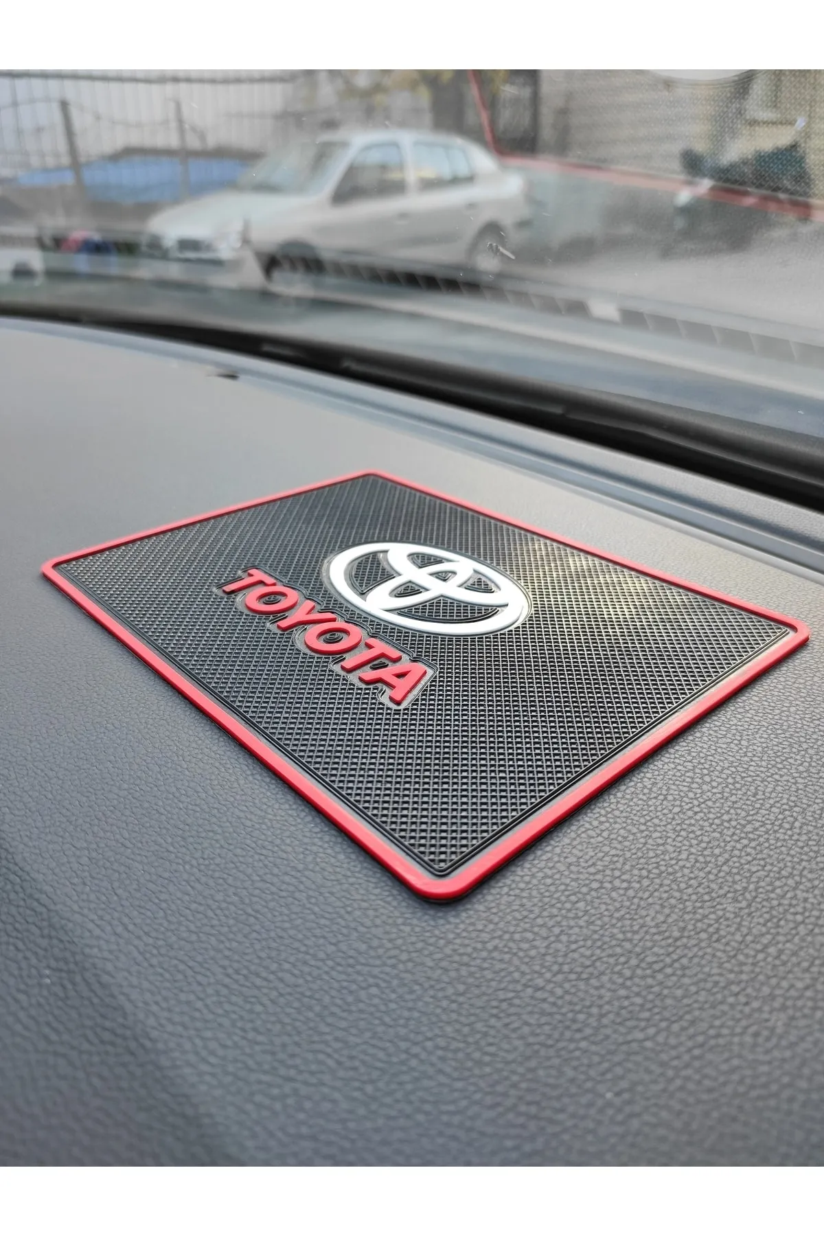 Toyota%20Kaymaz%20Torpido%20Pedi%20-%20Toyota%20Kaydırmaz%20Ped%20-%20Toyota%20Ped