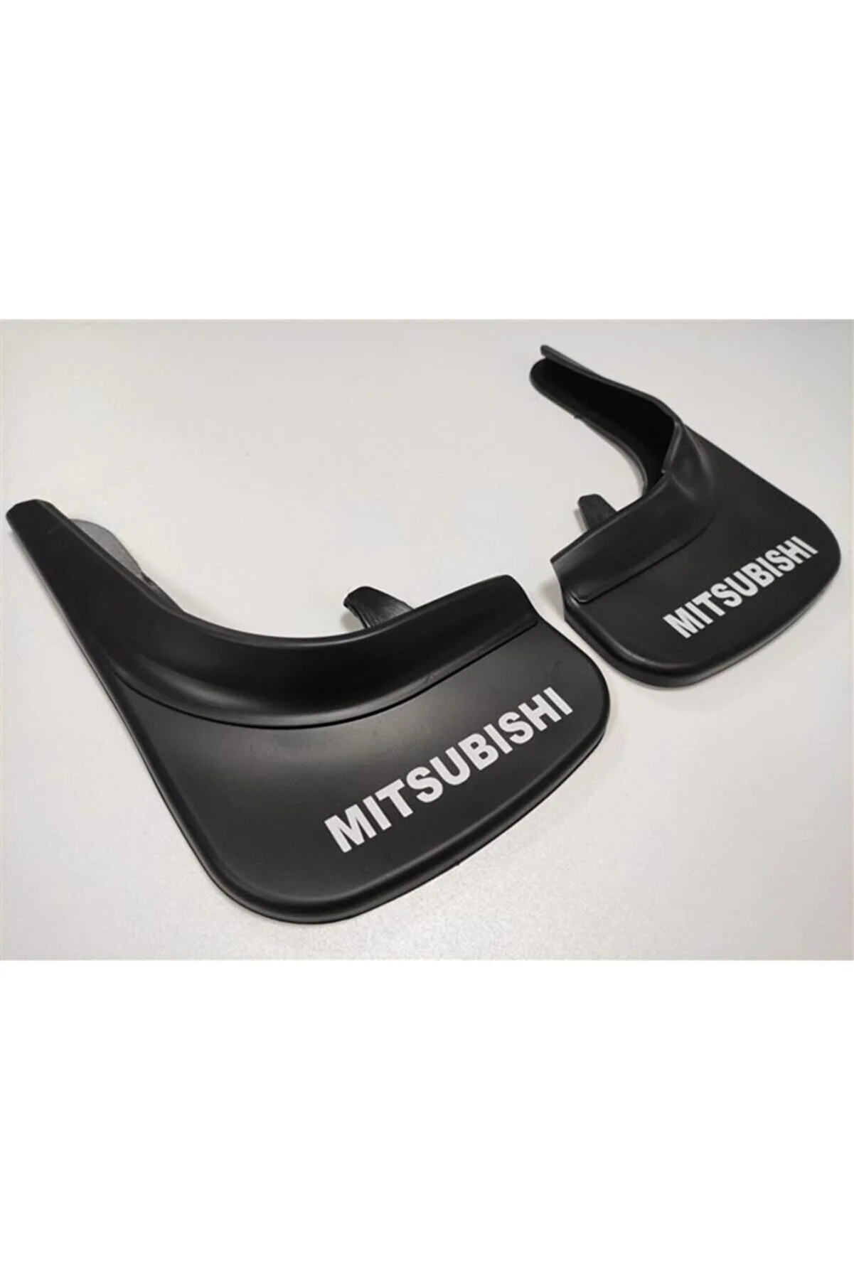 Mitsubishi Arka Paçalık Çamurluk Tozluk 2,Li